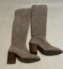 Stivali alti alla coscia